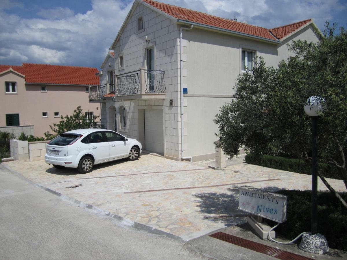 Nives B. Apartment Supetar Exterior photo