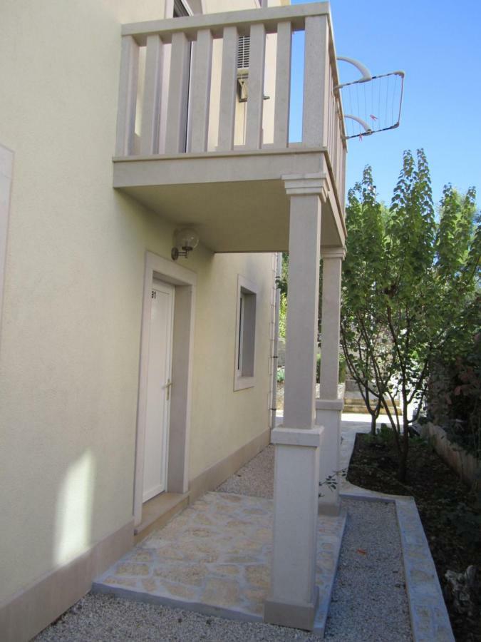 Nives B. Apartment Supetar Exterior photo